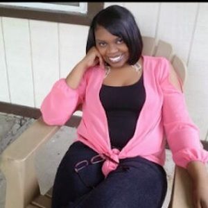 Meet your Posher, Sharletha